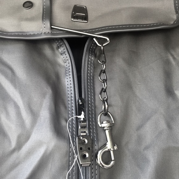 Garment Bag with Shoulder Strap 👌 - Picture 6 of 8